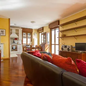 Bright House With 2 Bedrooms & A Unique Terrace Apartment Bergamo